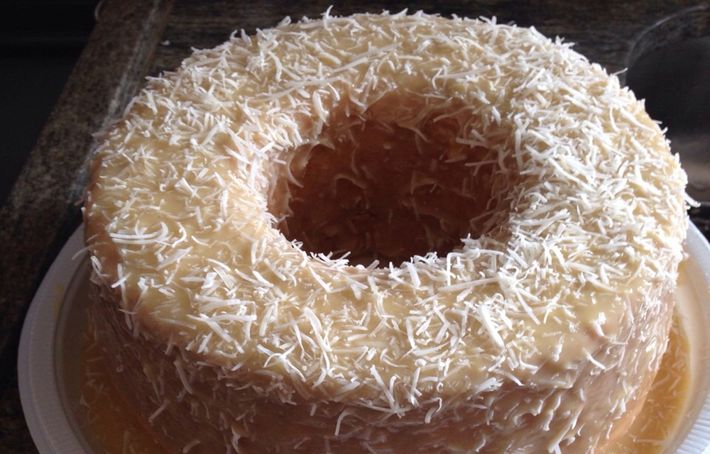 Ir para  <p>6 ovos;</p>

<p>6 colheres de Nescau;</p>

<p>2 colheres de manteiga;</p>

<p>6 colheres de a&ccedil;&uacute;car;</p>

<p>1 colher de Royal;</p>

<p>100 g de...